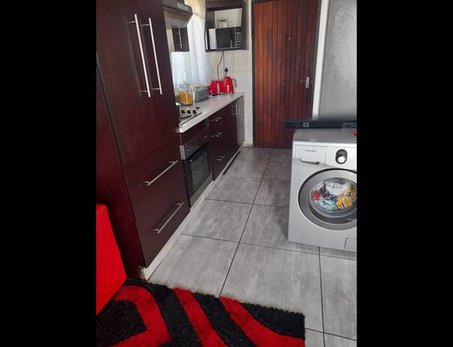 2 BEDROOM PROPERTY TO RENT IN RABIE RIDGE
